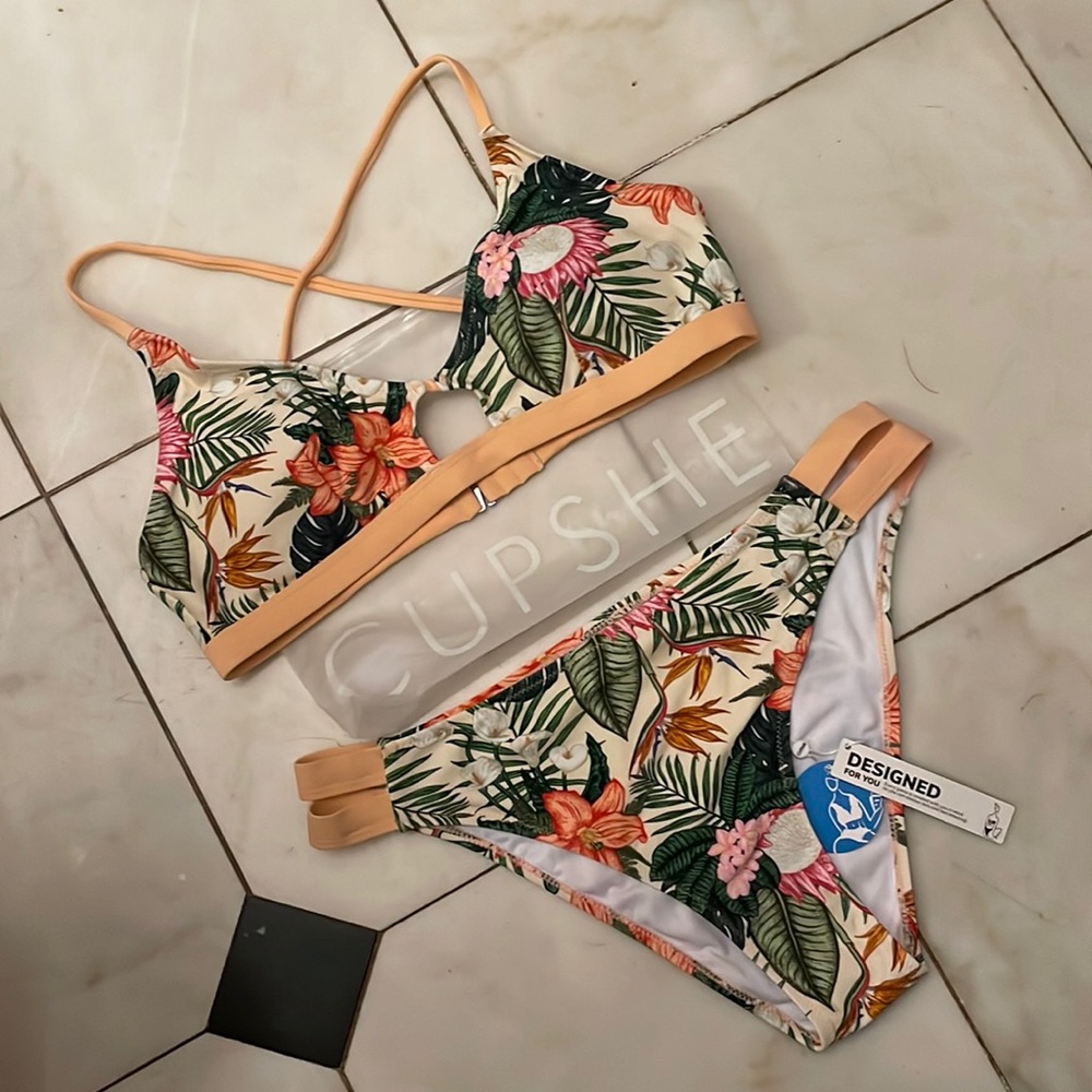 Cupshe NWT Tropical Print Bikini